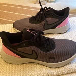 Women’s grey and pink Nike revolution athletic shoes size 7 super comfortable!